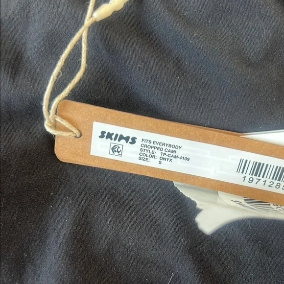 Skims Fits Everybody Cropped Cami - Picture 5 of 5